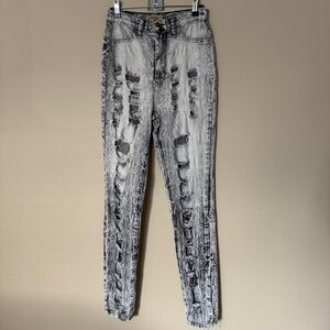 Aphrodite Black and White Skinny Jeans with Edgy Distressed Style